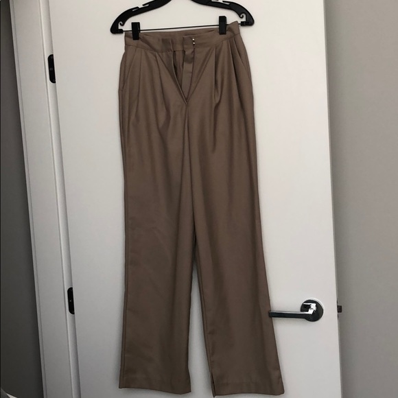 Suit (storets) - Picture 6 of 9